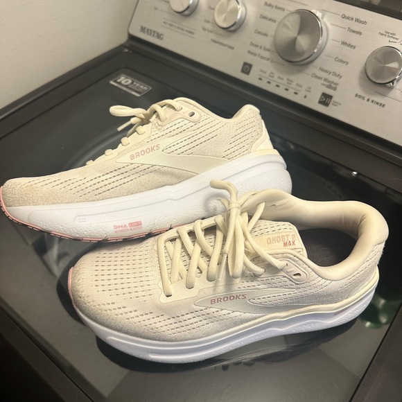 Brooks Ghost Max 2 Women's Cream and Pink Athletic Shoes - Picture 3 of 5
